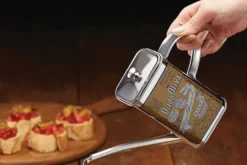 Arrosoir à huile KitchenCraft World of Flavors en acier inoxydable 500ml
