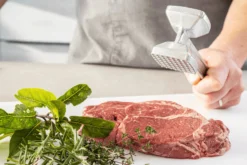 Attendrisseur de viande KitchenCraft en métal à manche plat 22,5cm