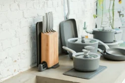 Bloc 6 couteaux Berghoff Legacy avec aiguiseur et 3 planches
