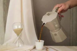 Cafetière italienne Bialetti Moka Exclusive Octagonal induction beige sable