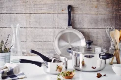 Casserole Beka Polo en acier inoxydable 18/10 et poignée en bakélite