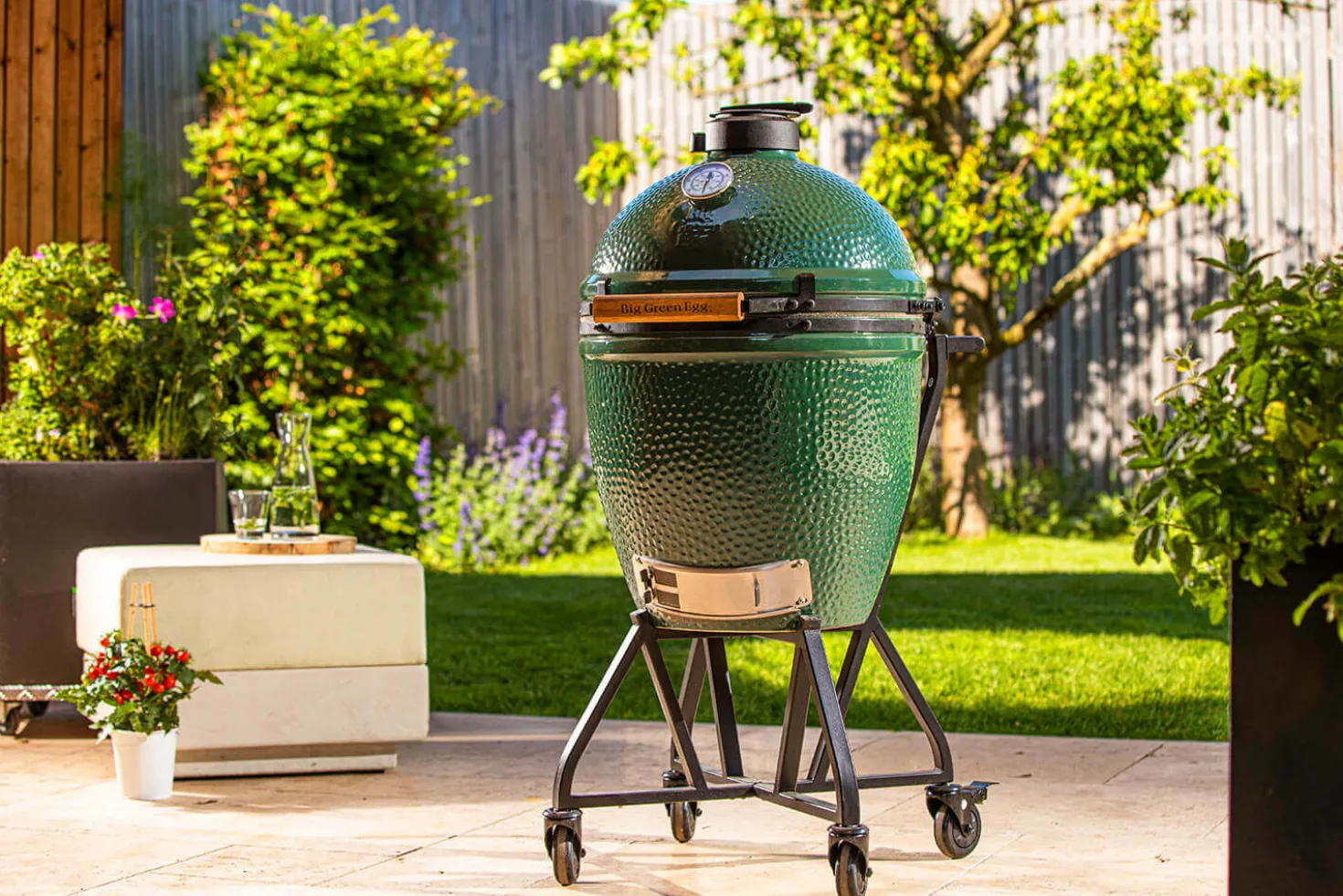 Chariot à roulettes avec poignée intégrée pour barbecue Big Green Egg Large