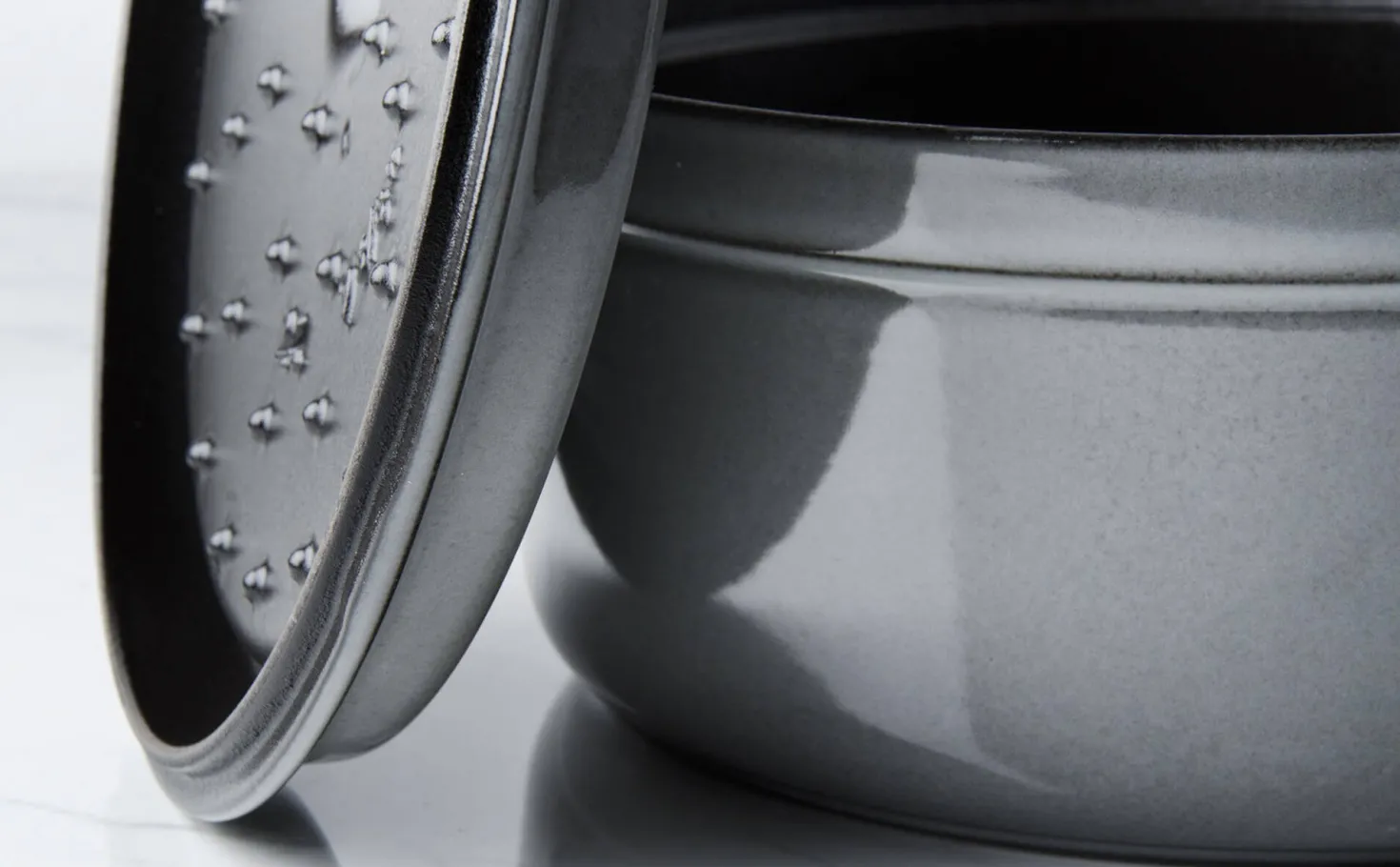 Cocotte ronde en fonte émaillée STAUB gris graphite