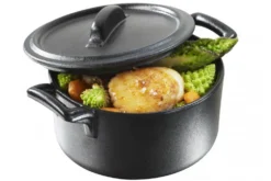 Cocotte ronde Revol Belle Cuisine 20cl avec couvercle noir effet fonte