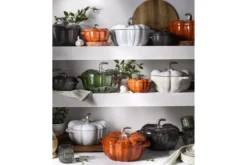 Cocotte Staub citrouille en fonte émaillée orange 24cm