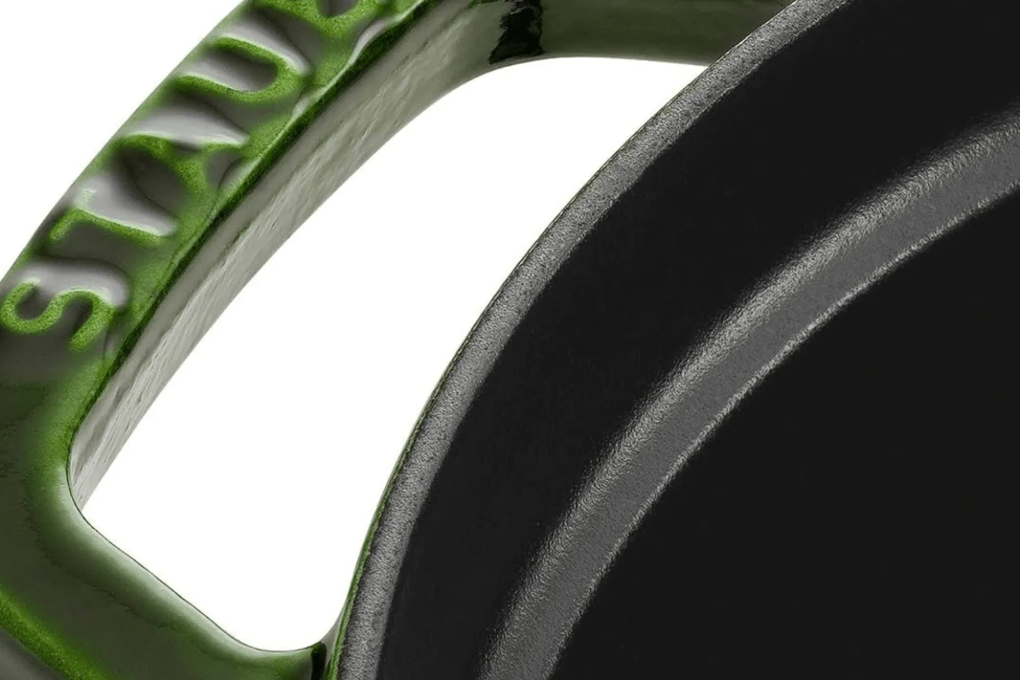 Cocotte Staub ovale en fonte émaillée basilic