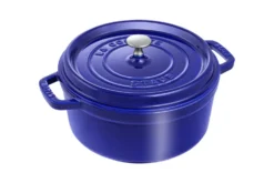 Cocotte Staub ronde en fonte émaillée bleu intense