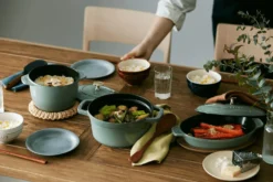 Cocotte Staub ronde en fonte émaillée Eucalyptus