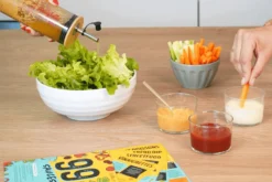 Coffret de fabrication de 99 sauces Cookut avec la recette + 1 Shaker gradué et 1 fouet tornado