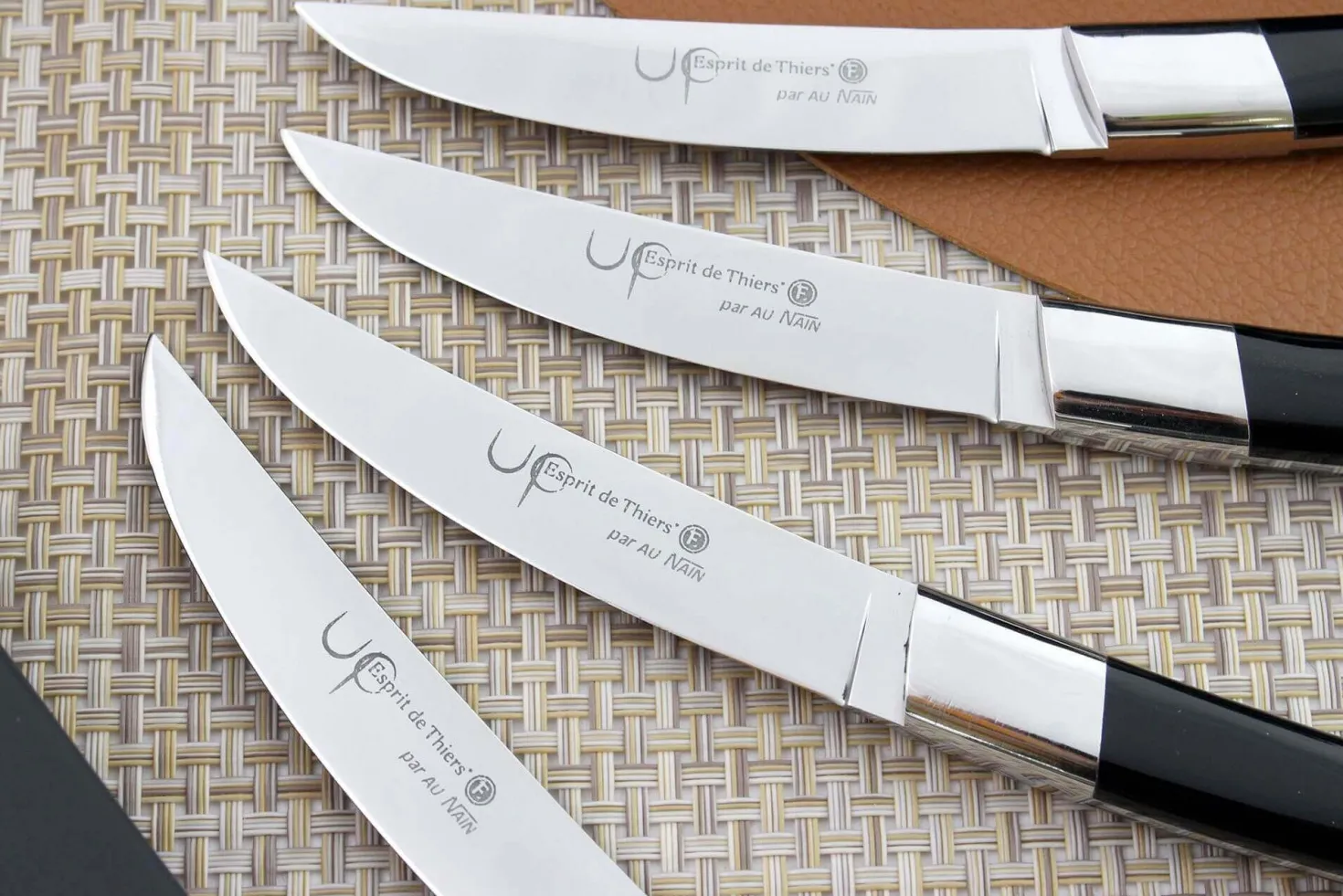 Coffret de table AU NAIN UP 4 couteaux à steak 11cm
