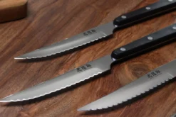Coffret de table Wusaki 4 couteaux à steak 11cm