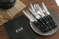 Coffret de table Wusaki 2 couteaux à steak à bout rond + 2 fourchettes