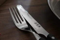 Coffret de table Wusaki 2 couteaux à steak à bout rond + 2 fourchettes