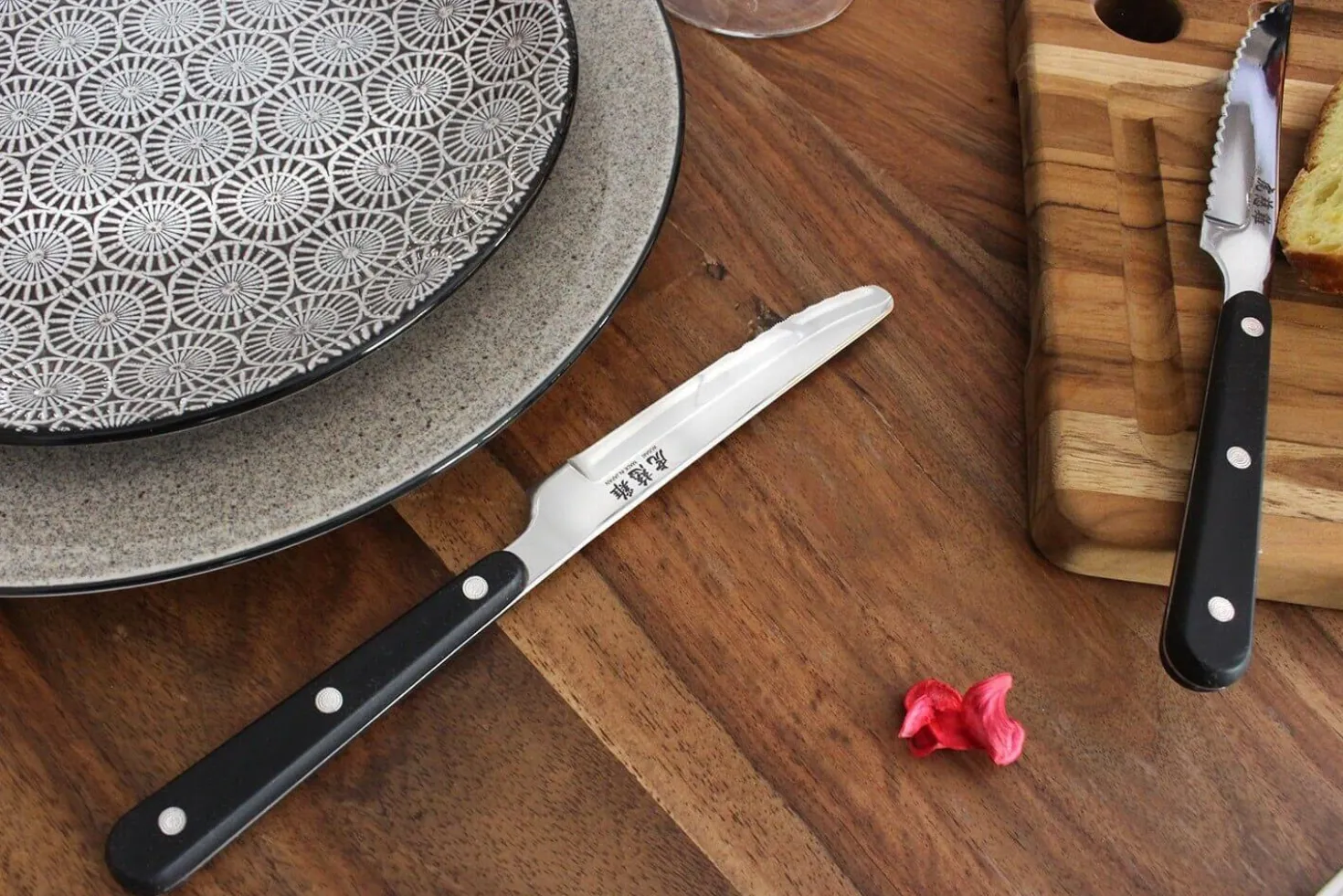 Coffret de table Wusaki 2 couteaux à steak à bout rond + 2 fourchettes