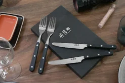 Coffret de table Wusaki 2 couteaux à steak à bout rond + 2 fourchettes