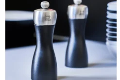 Coffret duo de moulins à poivre et à sel sec Peugeot Fidji en bois de hêtre et inox noir