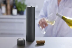 Coffret Peugeot Master of Wine : tire-bouchon Line Reverse + pompe à vide Line Preserve électriques