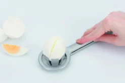 Coupe-oeuf "Colombus" Westmark en fonte d'aluminium et fils inox