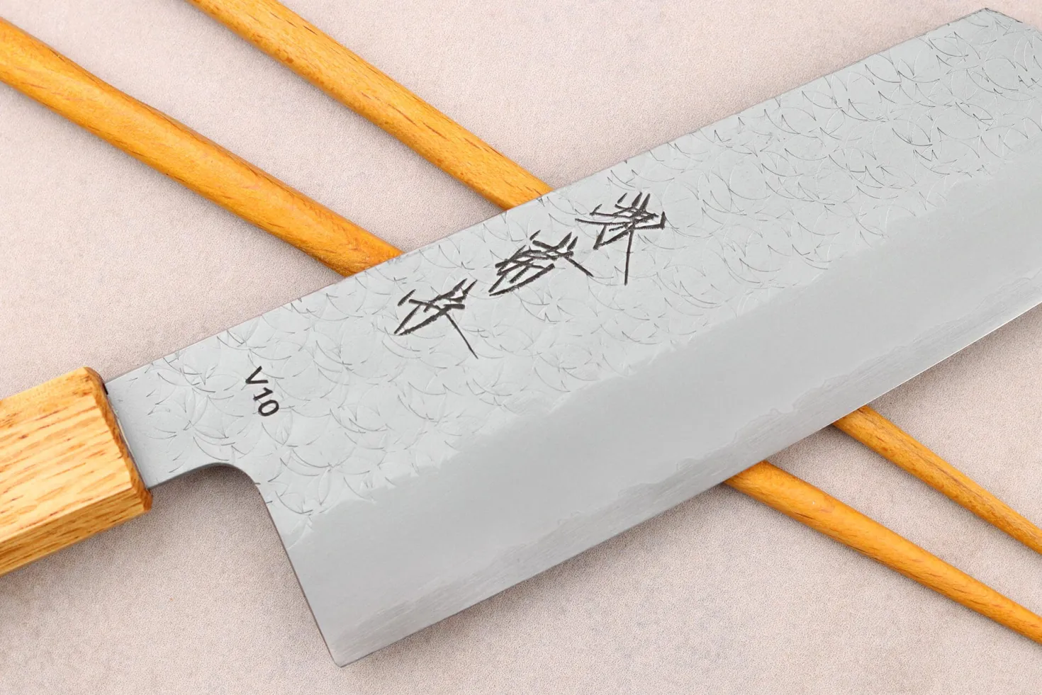 Couteau bunka 14cm japonais artisanal Sakai Kikumori TS10 en chêne