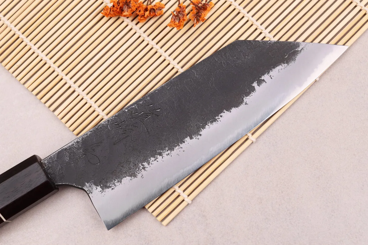 Couteau bunka 16,5cm japonais artisanal Naoki Mazaki WS2 Black Nashiji