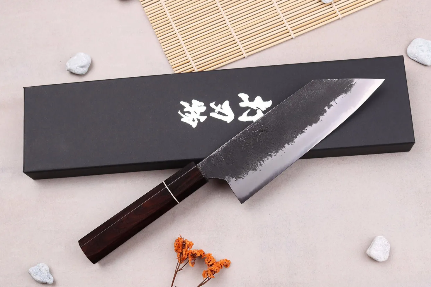 Couteau bunka 16,5cm japonais artisanal Naoki Mazaki WS2 Black Nashiji