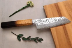 Couteau bunka 15cm japonais artisanal Wusaki Yaketa VG10 damas chêne brûlé
