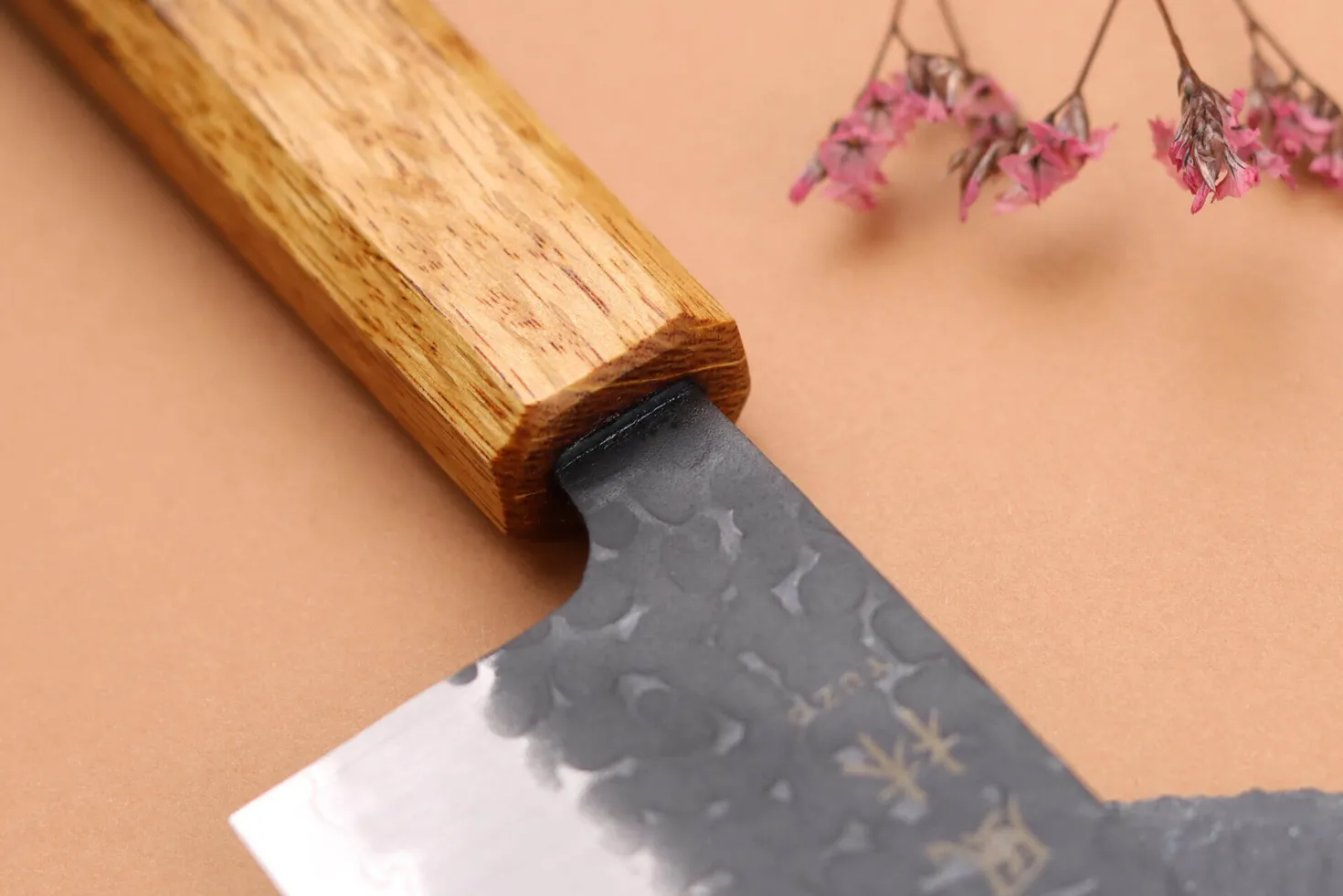 Couteau bunka 17cm japonais artisanal Yuzo Black AS chêne brûlé
