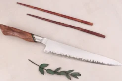 Couteau à découper 20,5cm Ryda Knives A-30 San Maï et manche en noyer