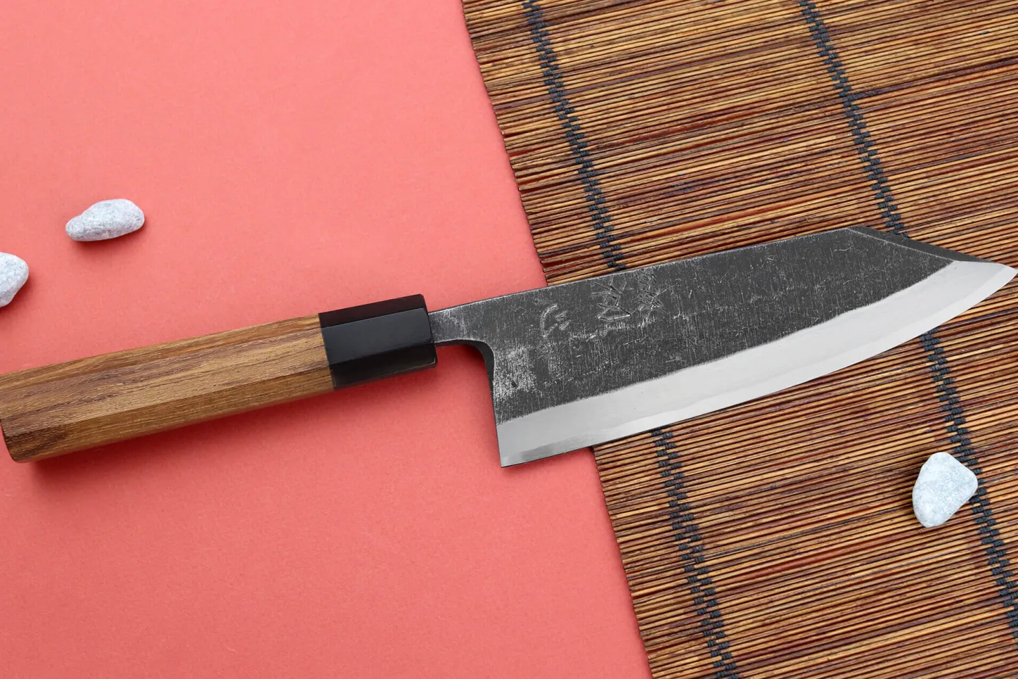 Couteau deba kiritsuke 18cm japonais artisanal Hatsukokoro Shirasagi manche en teck