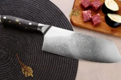 Couteau de chef chinois Wusaki Sakin Damas 10Cr 19cm manche en fibre de carbone et feuille d'or