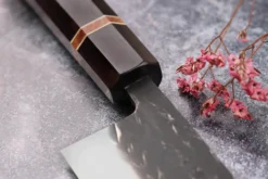 Couteau de chef 24cm japonais artisanal Yuzo Black SLD ébène et cognassier