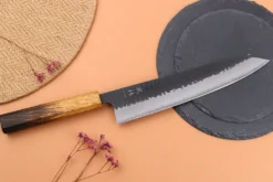Couteau de chef 24cm japonais artisanal Yuzo Black AS chêne brûlé