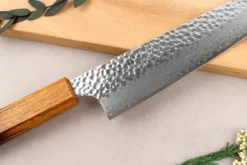 Couteau de chef 20cm japonais artisanal Wusaki Yaketa VG10 damas chêne brûlé