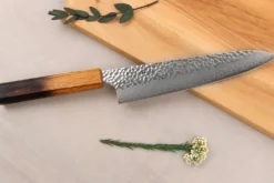 Couteau de chef 20cm japonais artisanal Wusaki Yaketa VG10 damas chêne brûlé