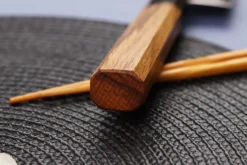 Couteau de chef 21cm japonais Sakai Takayuki Kashi Urushi VG10 damas