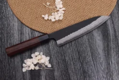 Couteau de chef japonais artisanal Nao Yamamoto Damas AS brut de forge 18cm