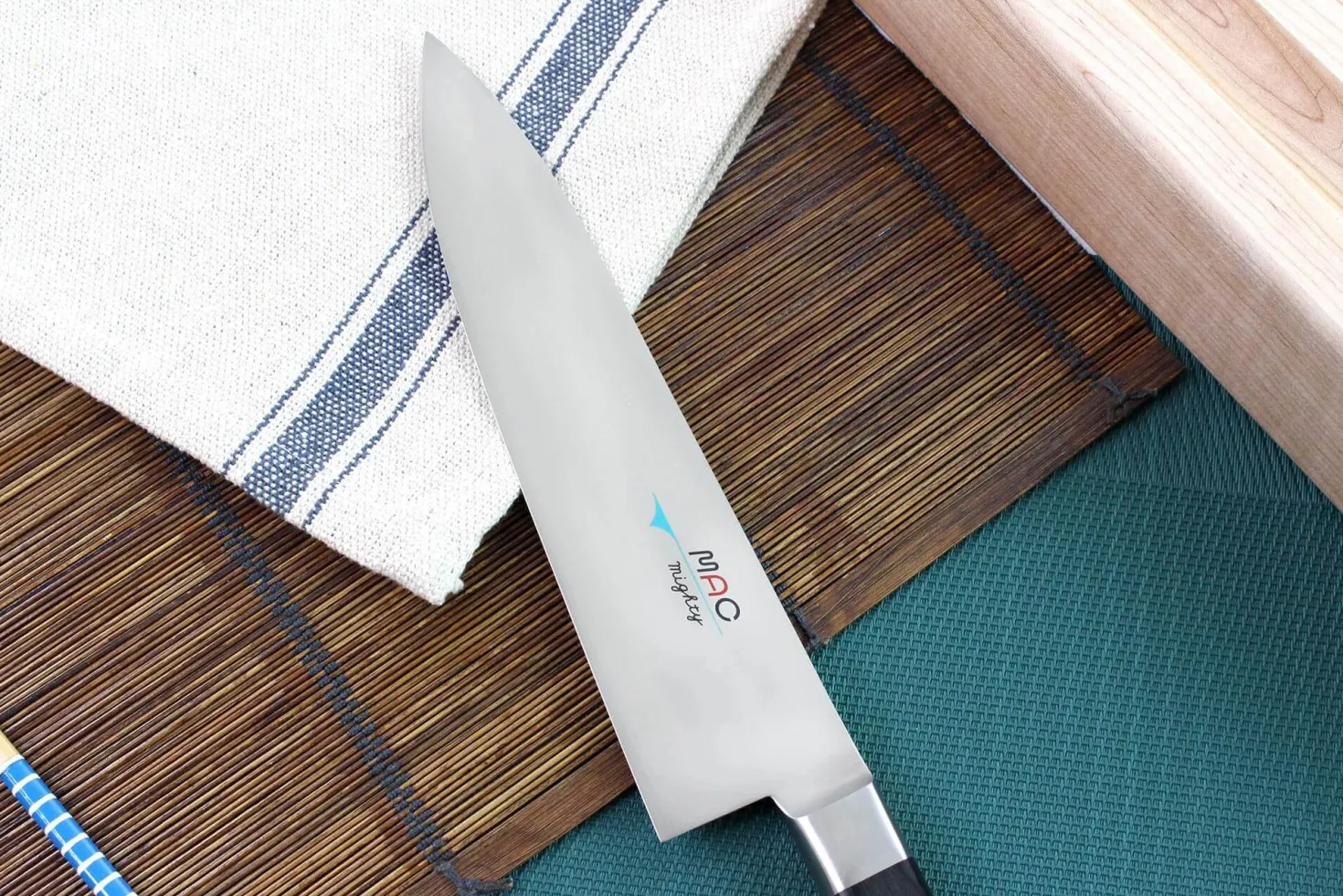 Couteau de chef japonais MAC Professional 22cm