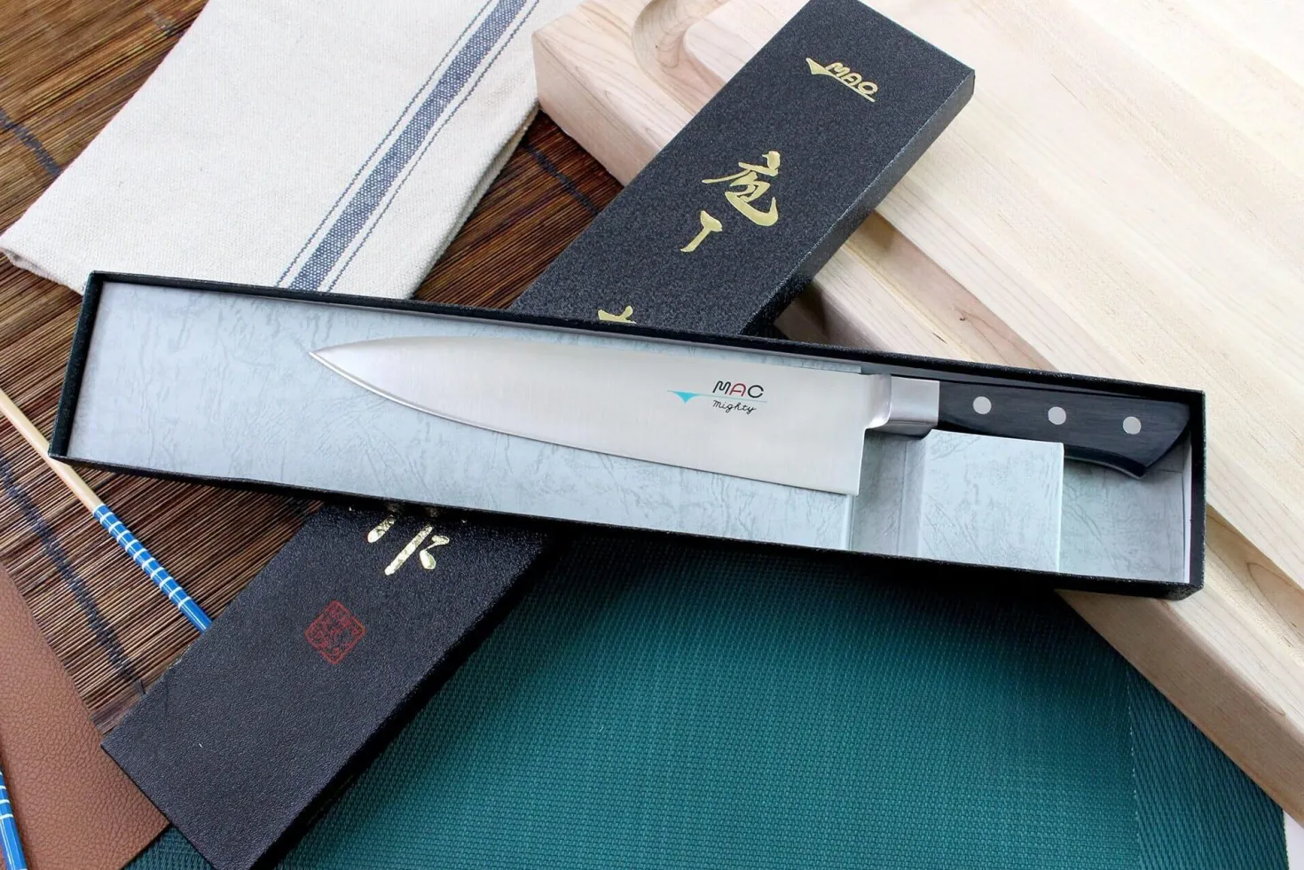Couteau de chef japonais MAC Professional 22cm