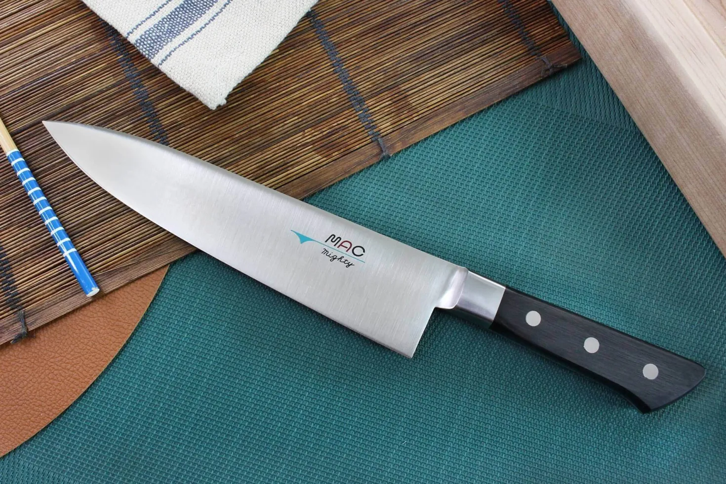 Couteau de chef japonais MAC Professional 22cm