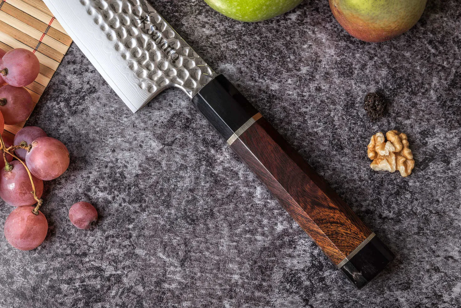 Couteau de chef Sayuto Desert Damas martelé 21cm
