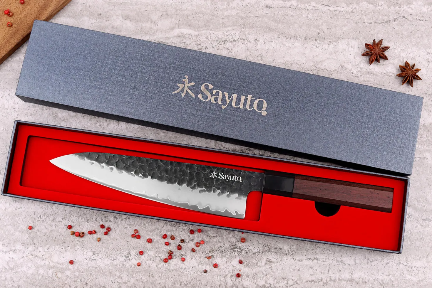 Couteau de chef Sayuto Séquoia San Mai martelé 21cm