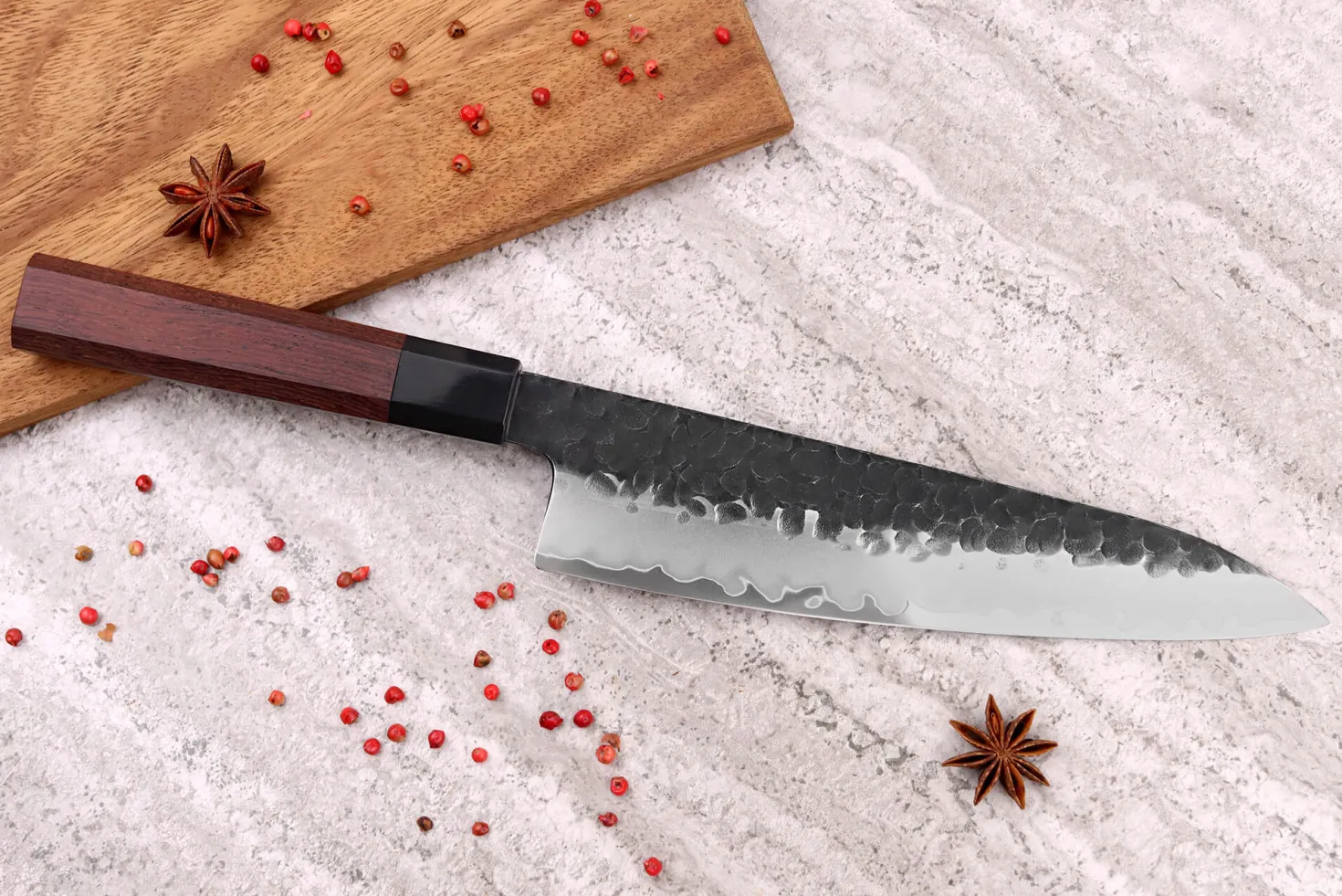 Couteau de chef Sayuto Séquoia San Mai martelé 21cm
