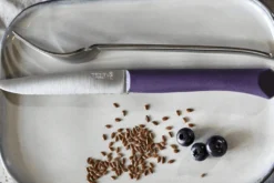 Couteau de table Opinel Bon Appétit + lame 11cm en inox manche en polymère violet