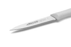 Couteau d'office Arcos Nova lame dentée en acier Nitrum manche blanc 10cm