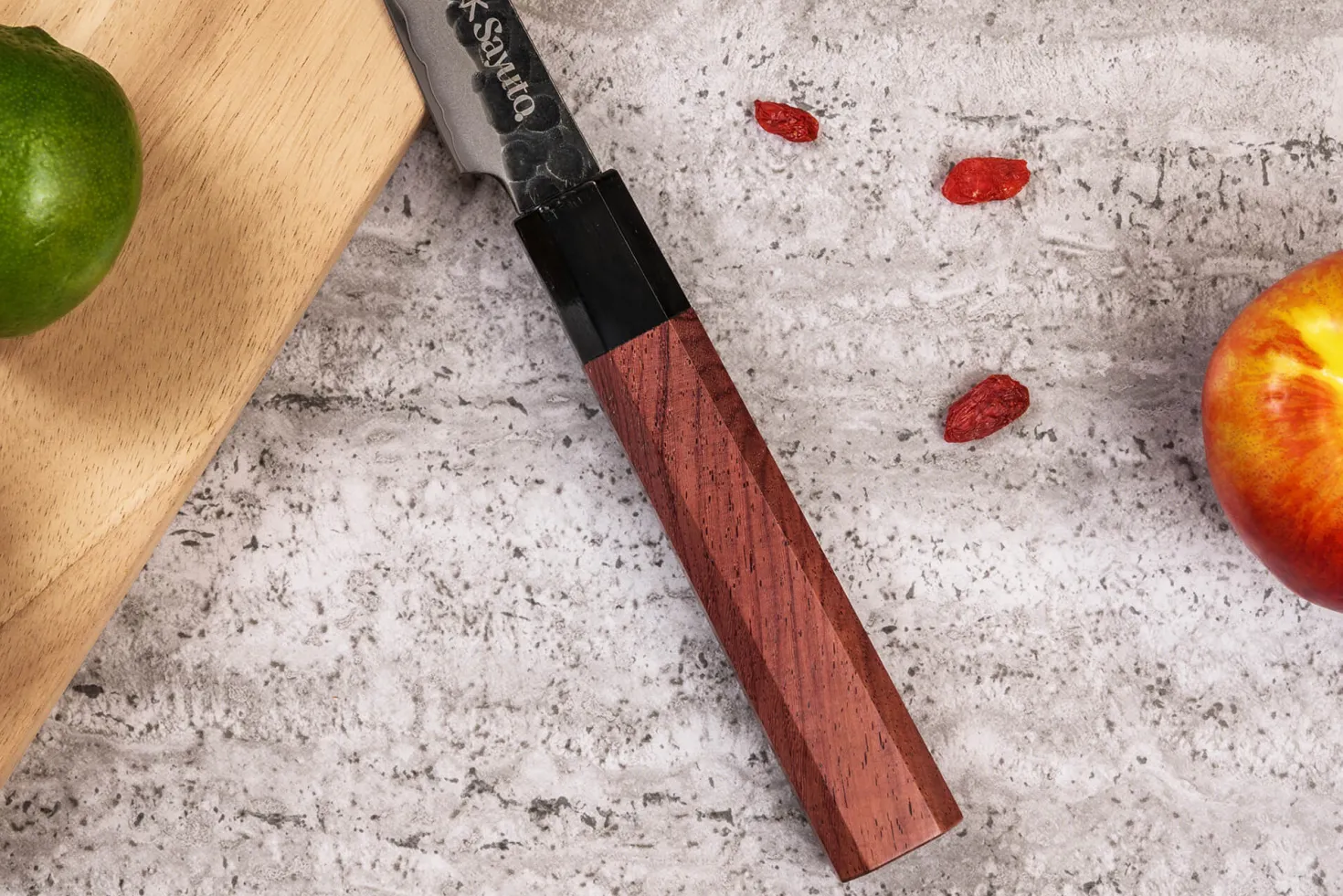 Couteau d'office Sayuto Séquoia San Mai martelé 9cm