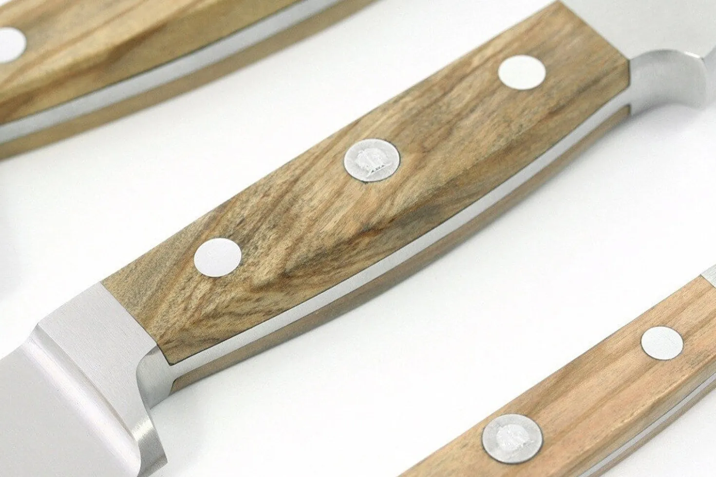 Couteau à désosser 16cm forgé Alpha Olive Güde