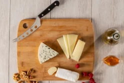 Couteau à fromage Arcos Universal lame ajourée 14,5cm manche en POM riveté