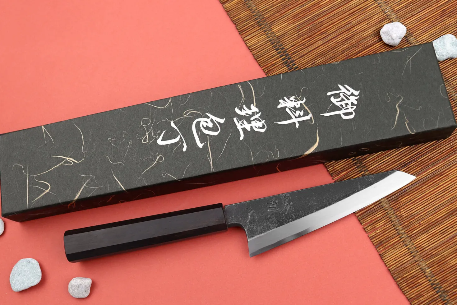 Couteau honesuki 15cm japonais artisanal Hatsukokoro Shirasagi manche en ébène
