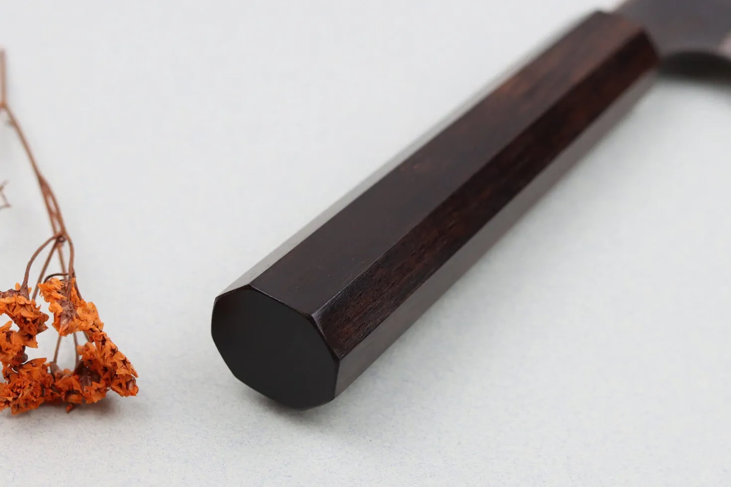 Couteau kiritsuke 24cm japonais artisanal Hatsukokoro Yorokobi Kurouchi Damas