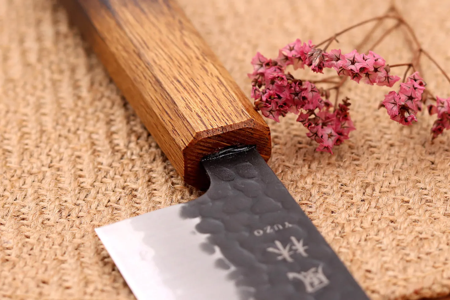 Couteau kiritsuke 21cm japonais artisanal Yuzo Black AS chêne brûlé
